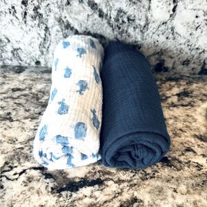 Hudson Baby 2 Muslin swaddle blankets whale 🐳 print and navy